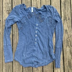 Long sleeve cute fashion top, lace details